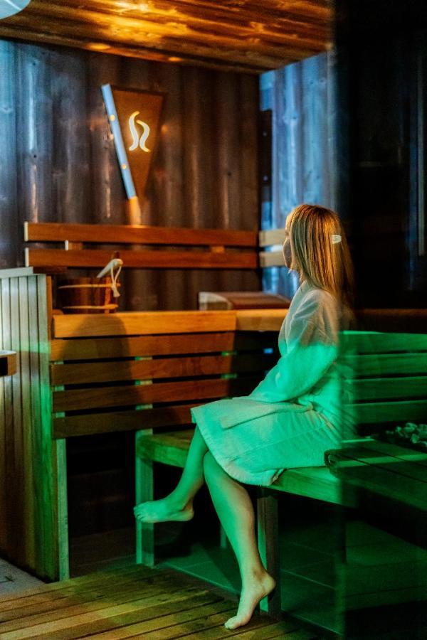 Hotel Golden Lake Resort Balatonfured Bagian luar foto
